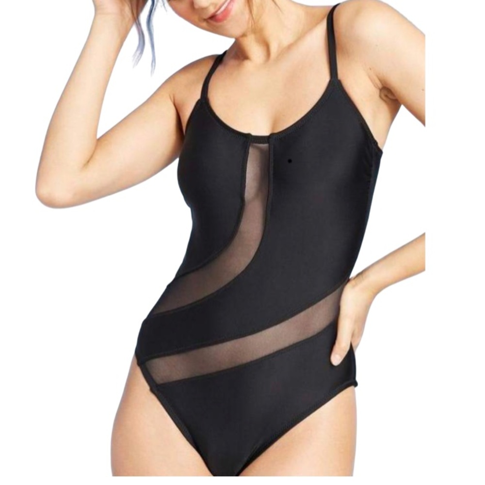 Woman’s Mesh Swirl
